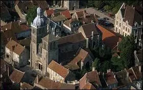 Je termine par une promenade  Saulieu ( Cte-d'Or ). La ville est chef-lieu ...