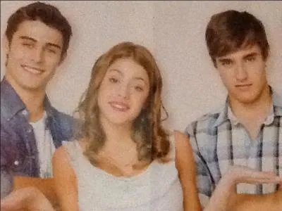 Entre qui et qui Violetta hsite-t-elle ?