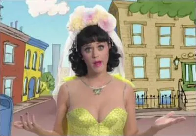 Dcidment, ce monde n'en finit pas de surprendre ! Voici la chanteuse Katy Perry, dans une robe de scne classique. Cependant, l'artiste a t censure par la TV, et vilipende, parce que,  votre avis... ?
