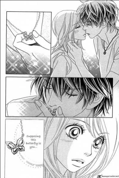 Qui sont les personnages sur la photo et  qui appartient vritablement le collier ?