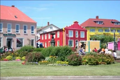 Quelle est l'altitude maximale  Saint-Pierre-et-Miquelon ?