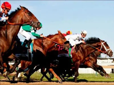 Quel prix hippique se court aprs le prix du Jockey Club sur une distance de 2100 mtres ?