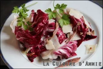 Quelle est cette salade, d'une jolie couleur un peu violine ?