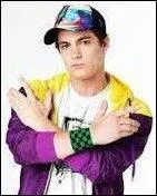 Comment s'appelle cet acteur qui joue Maxi dans Violetta ?