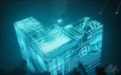 A qui appartient cette scne ?