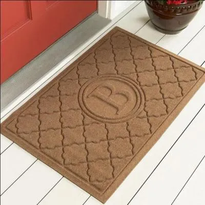 Comment se traduit un  tapis-brosse , communment appel le paillasson en anglais ?