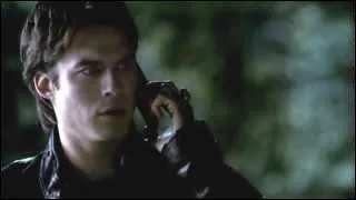 Que dit Elena  Damon au tlphone ?