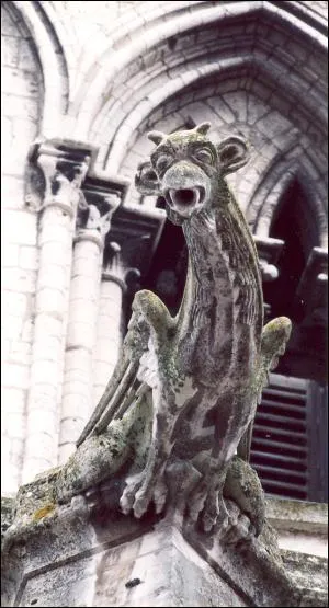 Et ces charmantes cratures servant de gouttires ?