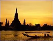 Que signifie le nom tha, Krung Thep, de la capitale ?