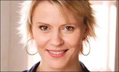 Qui est l'actrice qui joue Elizabeth (Liz) Forbes ?