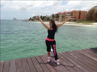 Pourquoi Shanna est-elle jalouse quand Thibault part pour une sance photos avec la bookeuse ?