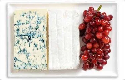 Ce drapeau appartient au pays qui a comme capitale Paris. Lequel est-ce ?