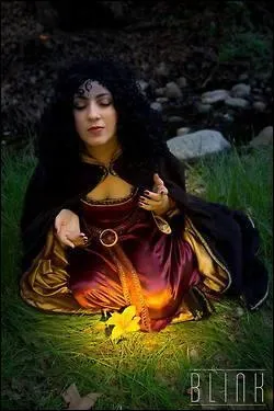 Comment se nomme la mchante dans Raiponce ?