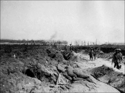 Deux grandes batailles marquent l'anne 1916. Quelle est l'intruse ?