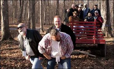 Mais, oh stupeur, tous les invits ont chang ! Ils sont tous gays ! Comment s'appellent les festivits gays qui rendent hommage entre autres  cette industrie ?