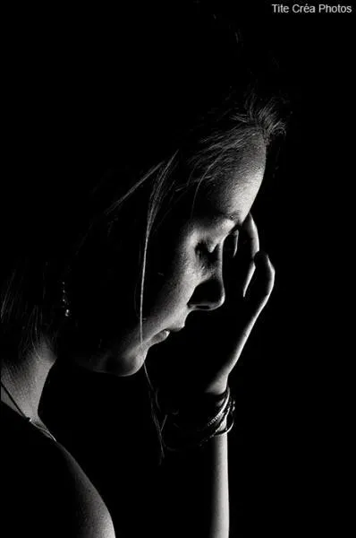 Qui chantait  Si tu as les yeux qui perdent le bleu, qui te mangent les joues, reviens chez nous ?