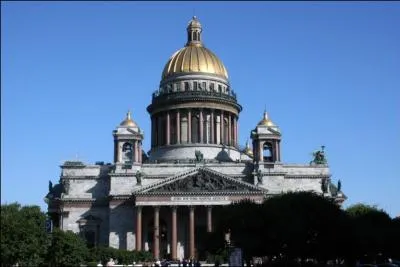 Quelle est cette cathdrale immense (elle peut contenir jusqu' 10 000 personnes) au majestueux dme dor, construite par l'architecte Auguste Ricard de Montferrand ?