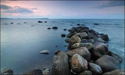Au bord de quelle mer est situe Saint-Ptersbourg ?