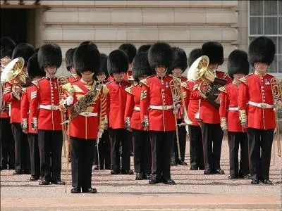 Comment s'appellent les gardes ?