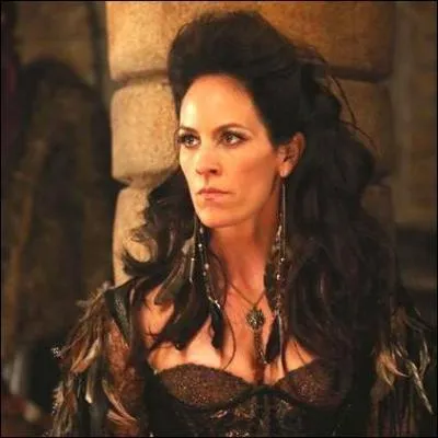 Comment se nomme la mère du Chaperon rouge ?