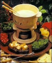 Comment s'appelle la fondue  base de viande ?