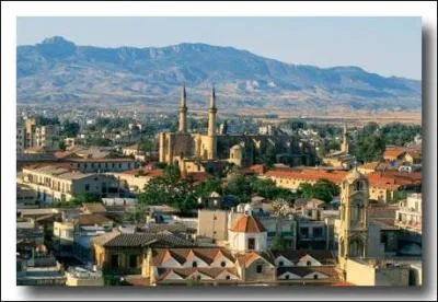 Ce pays insulaire de l'Est méditerranéen à la même devise que le pays de la question 3, c'est-à-dire "La liberté ou la mort". Duquel s'agit-il ?