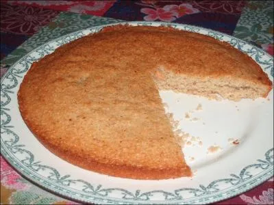 Pour faire un gteau creusois, il faut du beurre et :