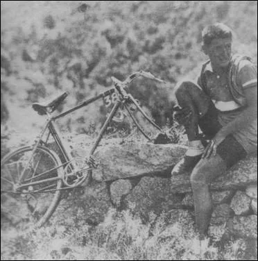 En 1934, pour quel leader Ren Vietto se sacrifie-t-il en lui donnant sa roue ?