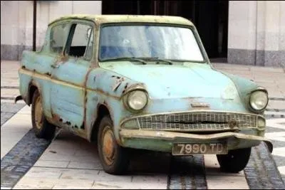 Dans quelle s�rie ou film, cette Ford Anglia a-t-elle �t� utilis�e ?