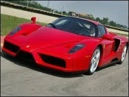 Quel est le nom du constructeur de cette voiture ?