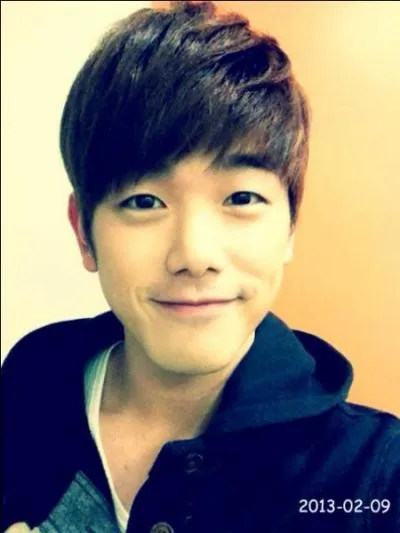 De quelle nationalit est-il ?