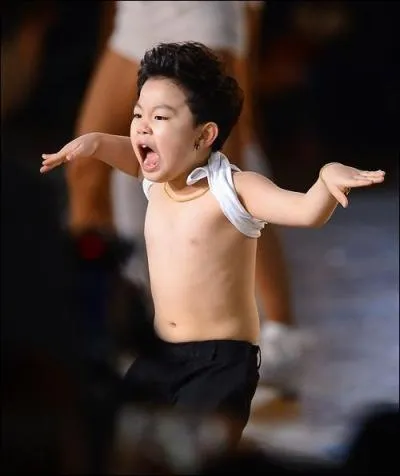 Ensuite, il se prsentera dans une autre mission ou PSY le remarquera, quelle est cette mission ?