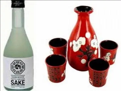 Quel est le nom de l'alcool de riz produit comme la bire, titrant de 14  17 ?