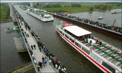 Ce pont existe vraiment.