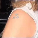 A qui apparrtient ce petit tatouage ''girly'' ?