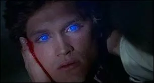 Dans ce film, un pre jou par Kirk Douglas recherche son fils, dot de pouvoirs paranormaux. Il dcouvrira une puissante machination gouvernementale. Il s'agit du film :