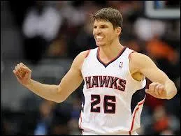 Qui est ce joueur des Hawks ?