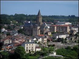 La ville de Chteauponsac ( Haute-Vienne ) est chef-lieu ...