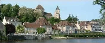 La ville du Blanc ( Indre ) est chef-lieu ...
