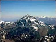 Dans quel pays l'Aconcagua, point culminant des Andes ( 6959 m ), se situe-t-il ?