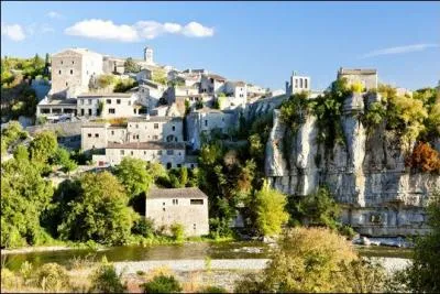 O situez-vous le magnifique village mdieval de Balazuc ?