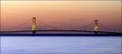 Dans quel tat amricain se trouve le Mackinac Bridge ?