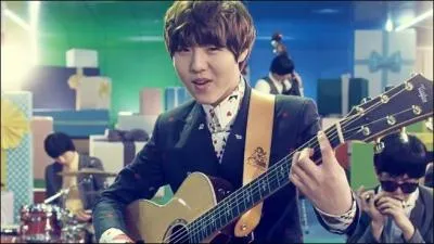 Comment s'appellent ses deux premiers MV ?