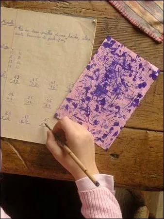 Comment s'appelle ce papier absorbant, qu'on utilise de moins en moins dans les bureaux ?