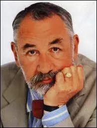 Novembre : Un acteur de grand talent nous laisse avec son œuvre et une certaine idée de ''la classe'' . Dans quel film n'a PAS tourné Philippe Noiret ?