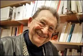 Mai : Claude Piéplu a tourné dans un grand nombre de films mais son image reste à jamais celle du narrateur dans une série d'animation culte...