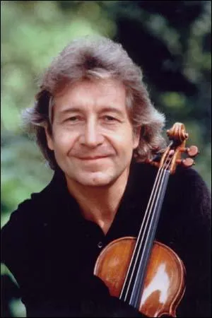 Quel est ce grand violoniste franais, n en 1949, qui a crit un livre en 2004 :  Pour l'amour d'un Stradivarius , car il s'tait aussi fait voler le fameux  Kochansky  du clbre luthier ?