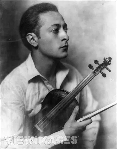 Ce violoniste amricain d'origine juive (1901-1987) a connu un succs immense par sa virtuosit, et il a aussi arrang beaucoup de petites pices pour faire des  bis . Qui est-ce ?