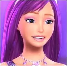 Comment se nomme la manager de la Star ?