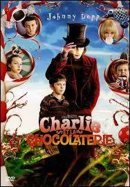 En quelle couleur sont les Umpa Lumpa quand ils chantent une chanson sur Augustus Gloop dans  Charlie et la chocolaterie  ?
